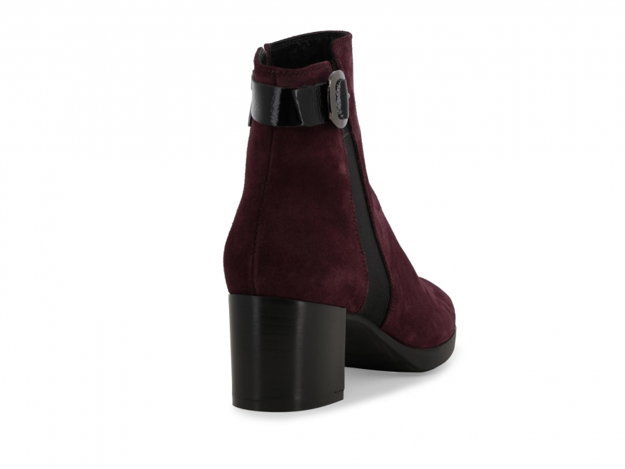 Stivaletto donna in camoscio bordo z250z