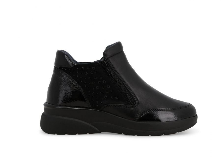 Stivaletto donna in pelle e camoscio nero k55442z