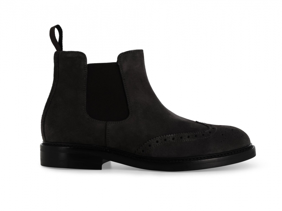 Stivaletto uomo con elastico e coda di rondine in camoscio grigio u24657