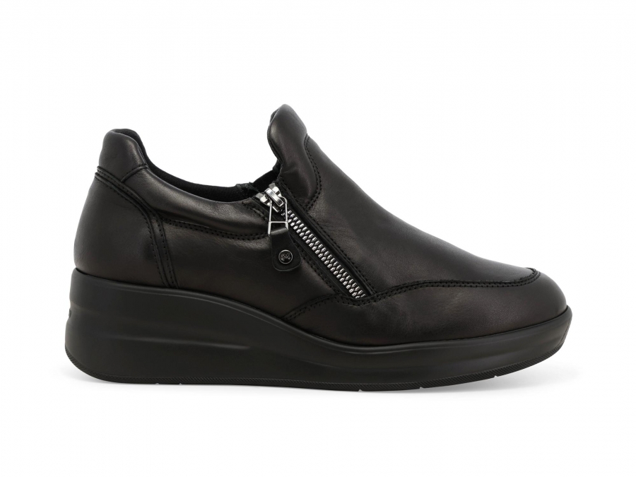Sneakers donna in pelle nero r25634z